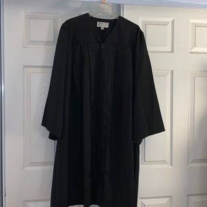 New Graduation Gown in black 👩🏻🎓
